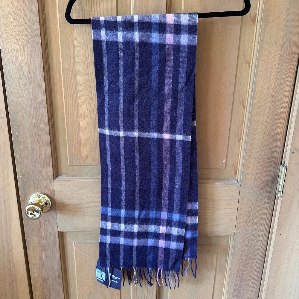 NWT Ballantrae Lambs Wool Edinburgh Tartan Plaid Scarf Purple. 60”x10”